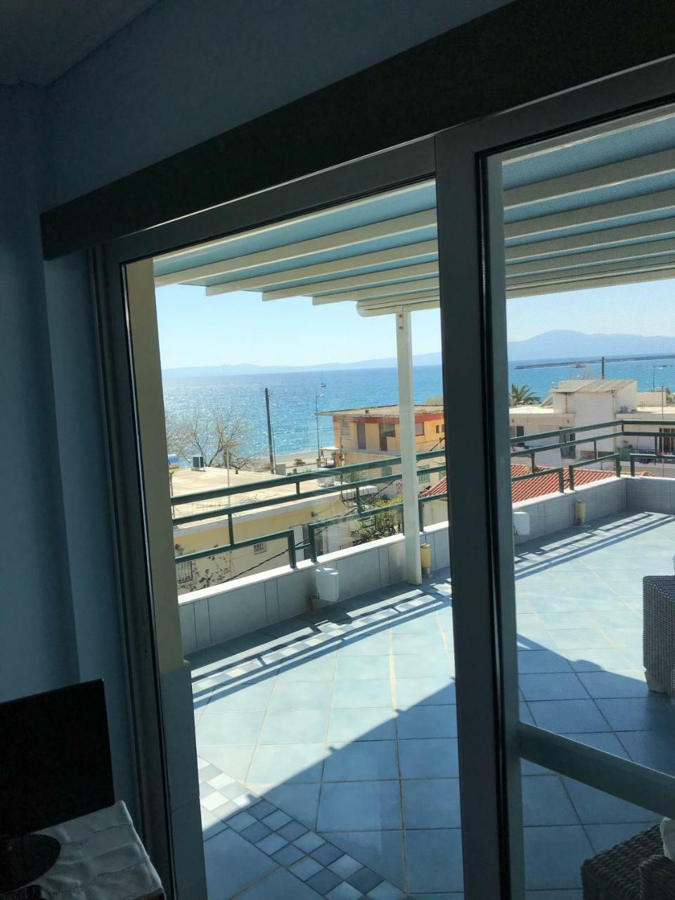 Апартаменты Tg Kalamata Beach Studio With Sea View Terrace Экстерьер фото